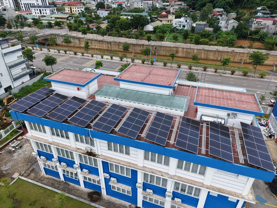 Từ mái nhà người thợ điện lan tỏa nguồn năng lượng xanh 
