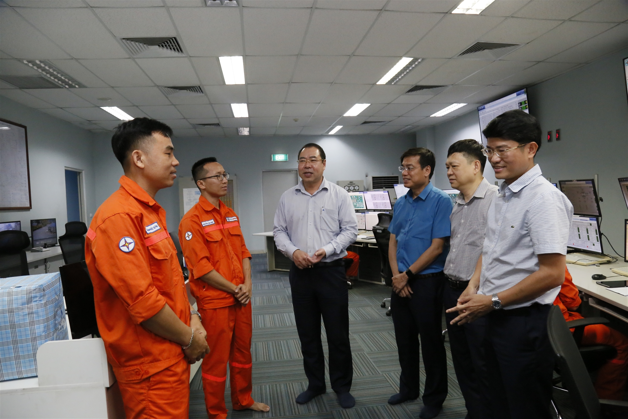 Phát động hưởng ứng thi đua “120 ngày nỗ lực cao nhất đảm bảo đủ điện mùa khô năm 2024"
