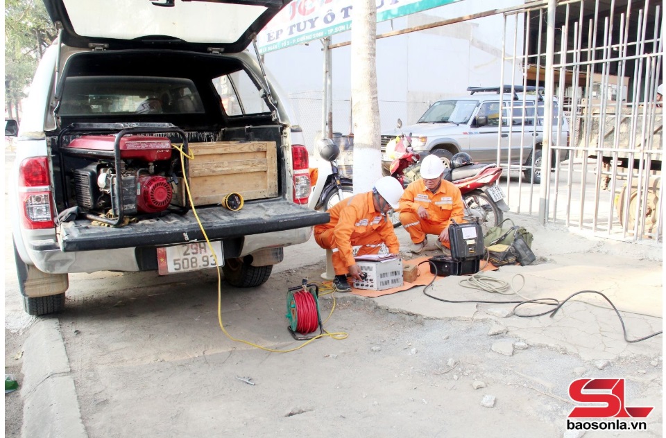 Đảm bảo cấp điện cho nhân dân vui Xuân, đón Tết
