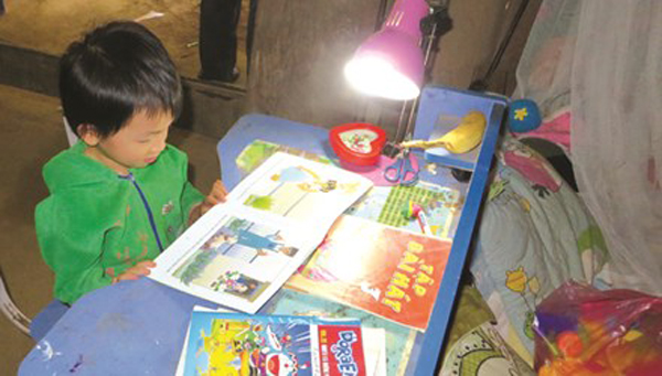 Điện làm đổi thay bản làng biên giới Sơn La