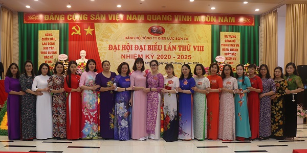 Những “bông hoa đẹp” của Công ty Điện lực Sơn La