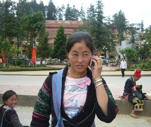 Mobile về bản