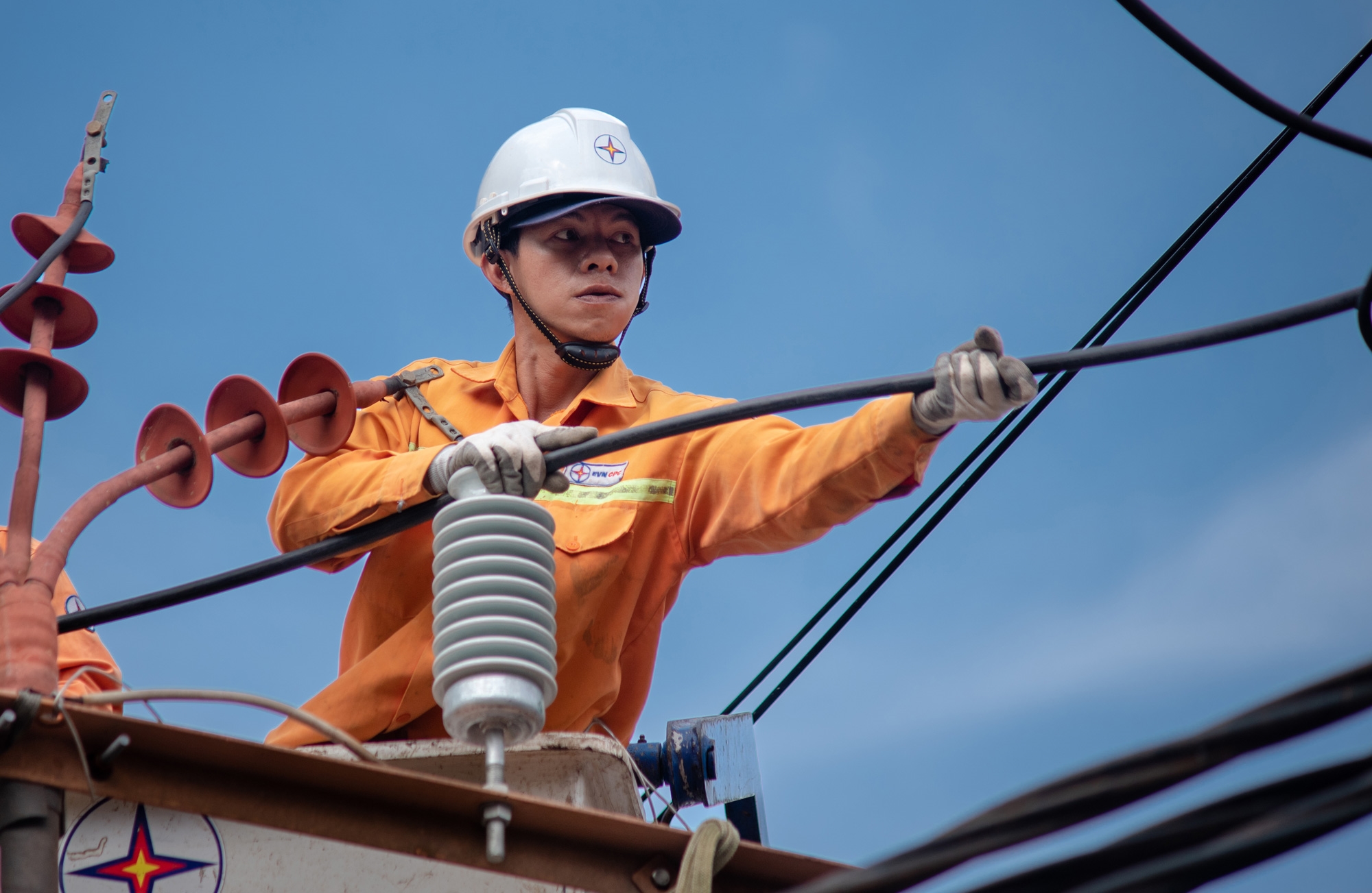 EVN tập trung triển khai nhiều giải pháp đồng bộ để chuẩn bị phục vụ cung cấp điện năm 2024