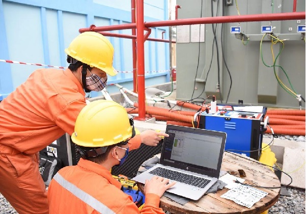 Thông tin báo chí: Ban Thường vụ Đảng ủy Tập đoàn Điện lực Việt Nam ban hành nghị quyết về một số giải pháp cấp bách tháo gỡ khó khăn cho sản xuất kinh doanh, đảm bảo an sinh xã hội ứng phó với dịch bênh Covid- 19