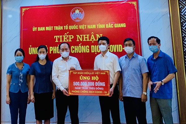 Tập đoàn Điện lực Việt Nam ủng hộ 1,5 tỷ đồng cho các tỉnh Bắc Ninh, Bắc Giang, và thành phố Đà Nẵng hỗ trợ phòng chống dịch Covid -19