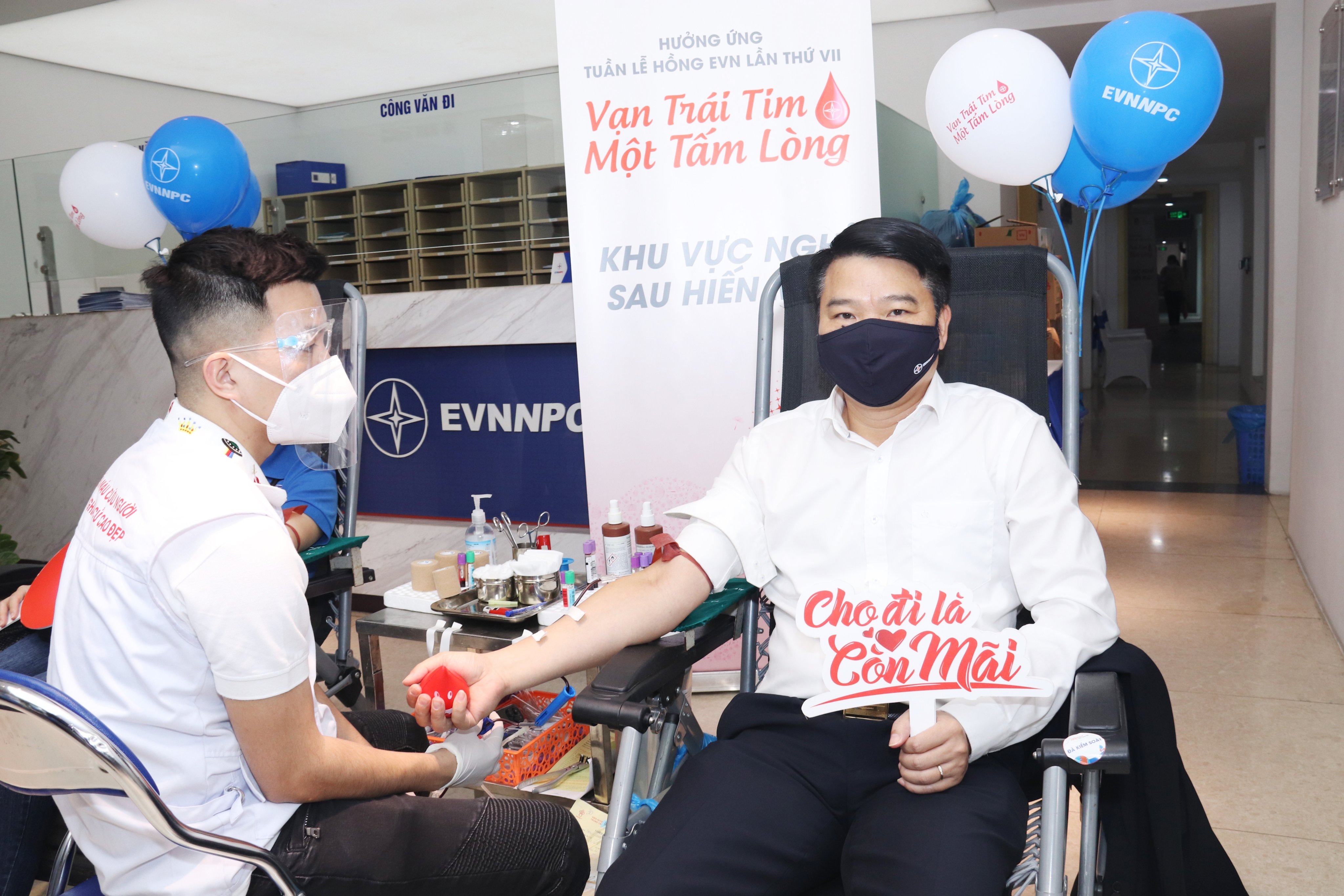EVNNPC hưởng ứng Tuần lễ hồng lần thứ VII