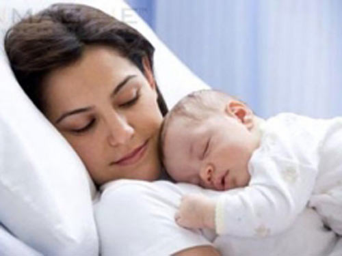 Lao động nữ sau sinh có được nghỉ dưỡng sức 5 ngày liên tục? 