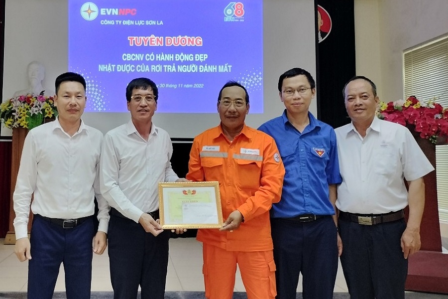 Công đoàn PC Sơn La: Tuyên dương CBCNV có hành động đẹp
