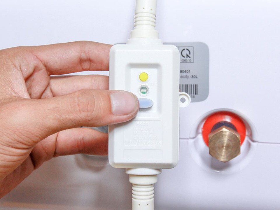 Kiểm soát nhu cầu sử dụng điện những ngày mưa rét