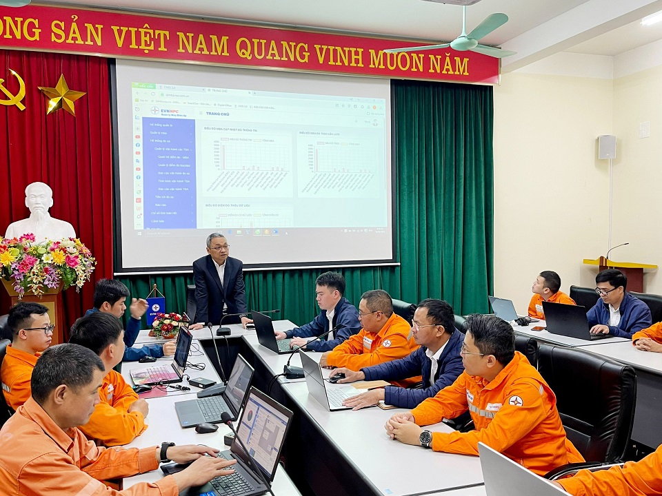 Tập huấn chương trình cân đảo pha trên lưới điện hạ áp sau các trạm biến áp công cộng