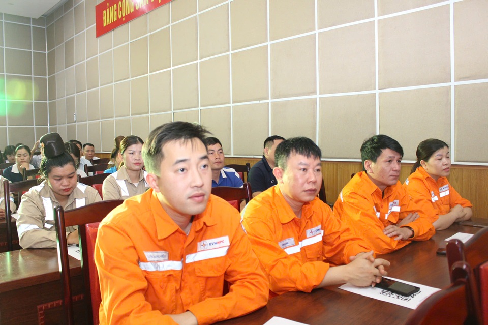 Lễ phát động “Tháng Công nhân và Tháng hành động về an toàn vệ sinh lao động năm 2025”