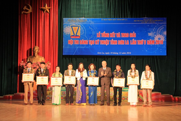 Trao giải Hội thi sáng tạo kỹ thuật tỉnh lần thứ V, năm 2016
