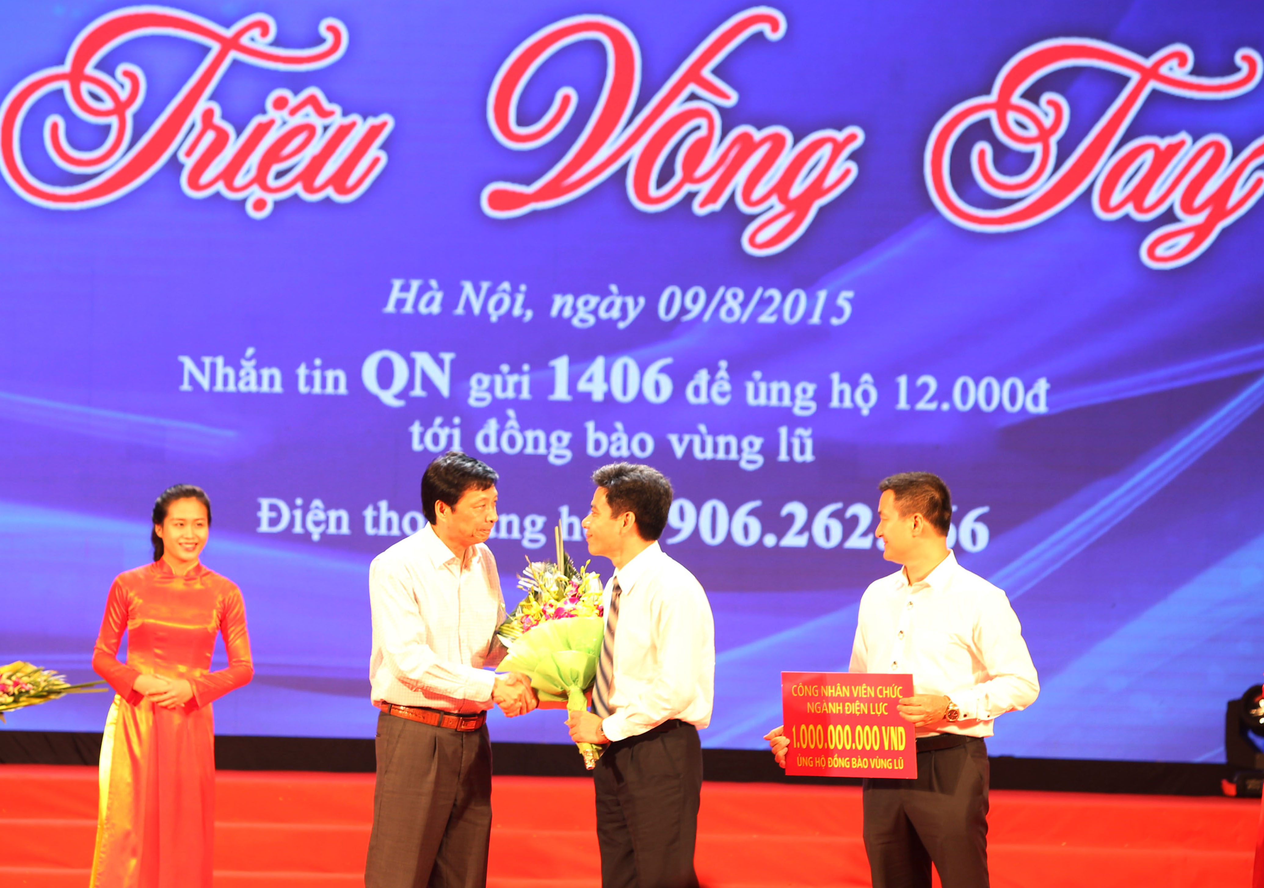 CBCNV EVN tiếp tục ủng hộ đồng bào vùng lũ