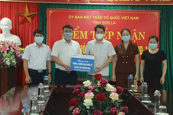 Công ty Điện lực Sơn La ủng hộ hơn 66 triệu phòng chống COVID 19