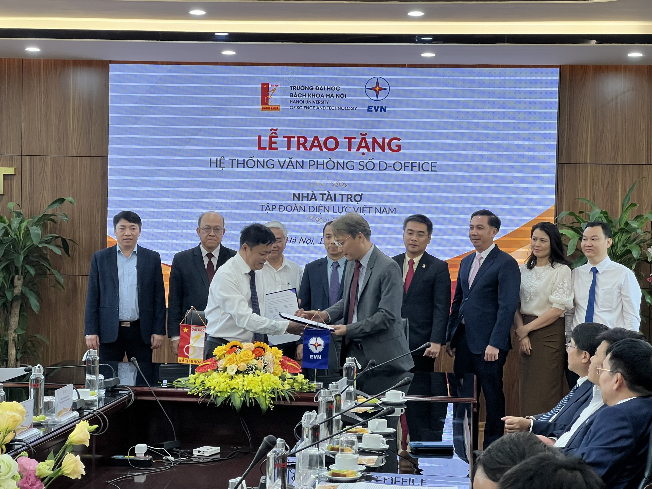 EVN chuyển giao hệ thống Văn phòng số Digital-Office cho Trường Đại học Bách khoa Hà Nội