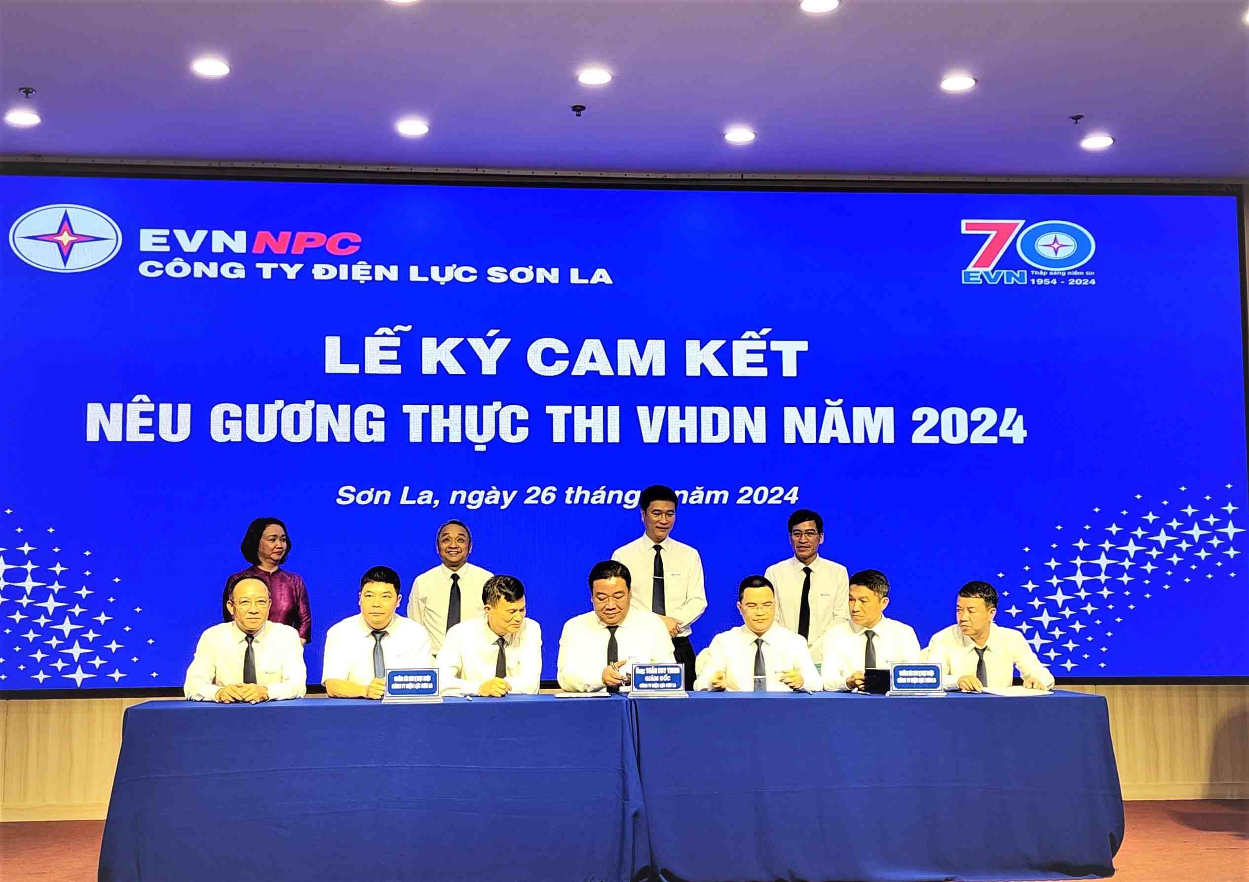 Công ty Điện lực Sơn La cam kết triển khai nghiêm túc các nhiệm vụ công tác VHDN năm 2024
